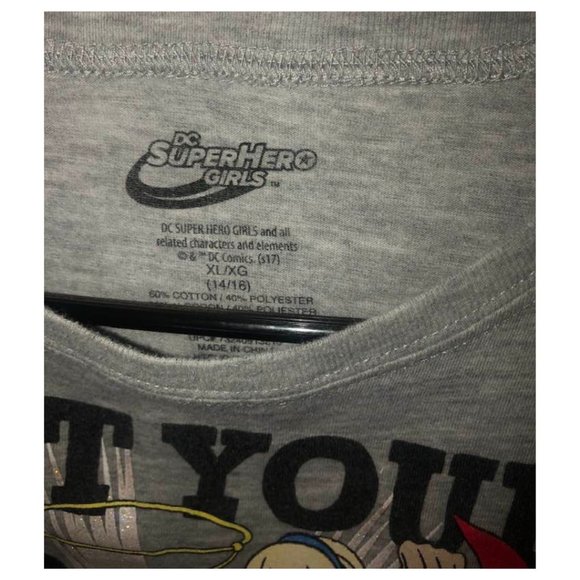 DC SUPERHERO GIRLS grey comic NOT YOUR AVERAGE GIRL tee-shirt size XL 14/16 - Picture 2 of 4